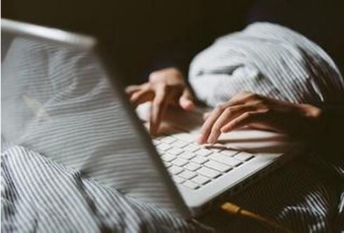 温州女生放弃高考当网文写手有人写作收入超工