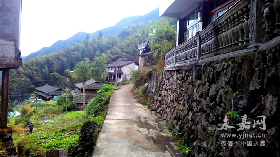边远山区,但距离它最近的一个村却是位于正北面的仙居县五里稍自然村