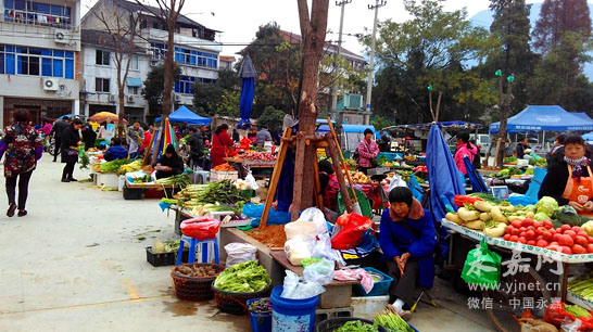 上塘综合农贸市场环境卫生问题反弹严重