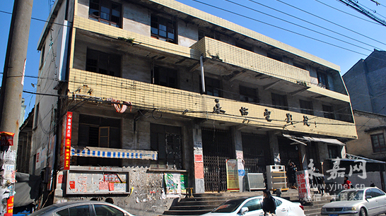 桥下老电影院将成记忆 计划下周整体拆除