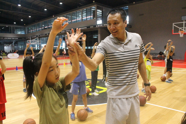 追寻《温州一家人》原型人物,他们如今在忙什