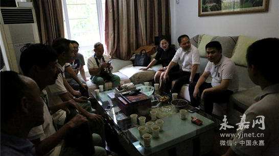 新生代企业家致富不忘拥军 八一慰问伤残老军