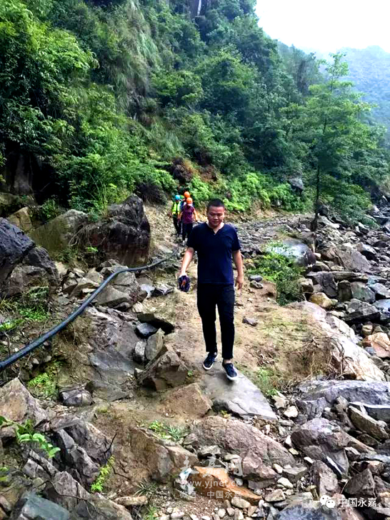 霞饶乡人口_岁月不饶人图片(2)