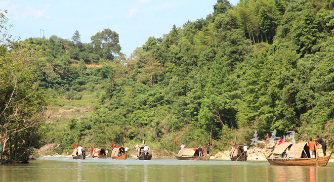 岩坦30艘蚱蜢舟集中启航