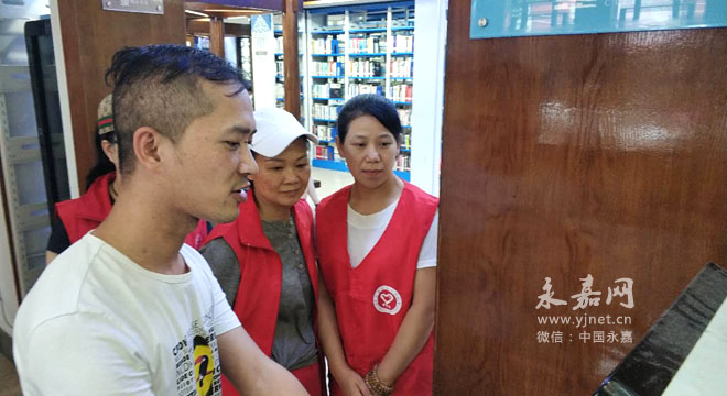 县乐善壹家志愿服务队在上塘鹅浦公园城市书房