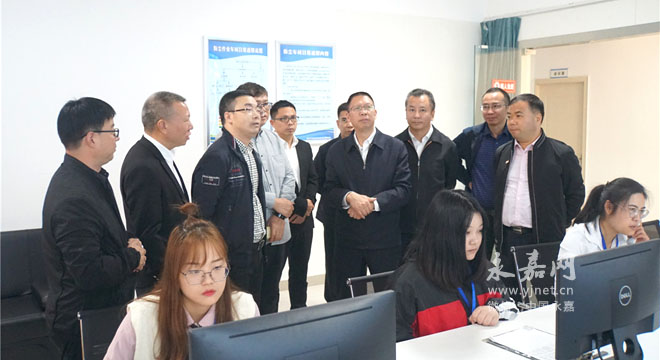 2018年温州经济社会形势分物_温州蓝皮书 2018年温州经济社会形势分析与预测 赠数据库充值卡(2)