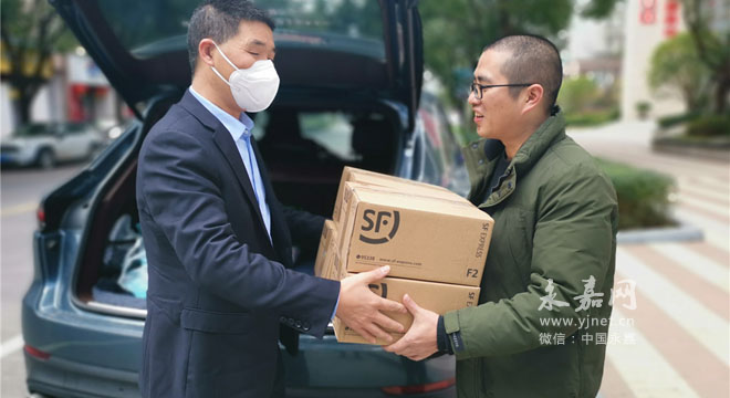 七旬老人口罩_老人戴口罩(2)