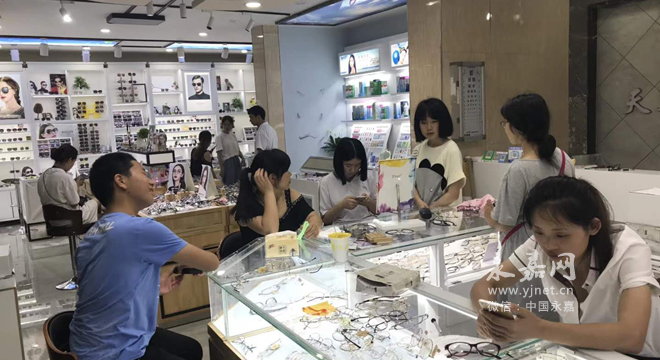 眼镜店验光车怎么运用,眼镜店验光和医院验光有什么区别